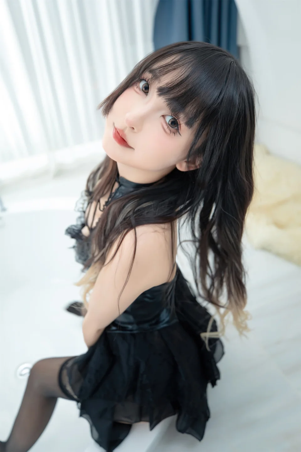 神楽坂真冬 - 绝命吊带 [75P,2V-327MB] tg@simisebaisi 【丝足阁】030.webp